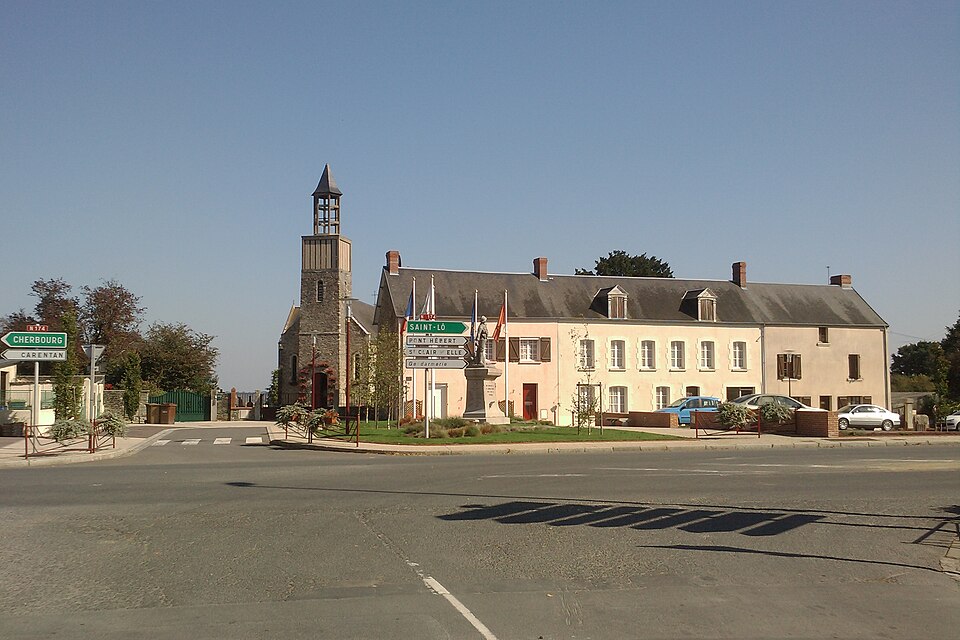 Saint — Jean — de — Daye — Place de l'église
