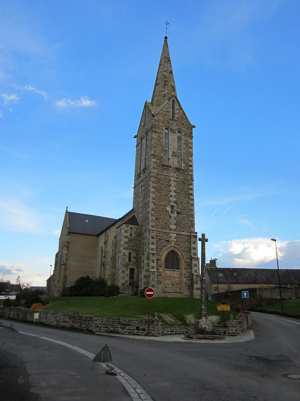 Église Saint — Laurent de Saint — Laurent — de — Terregatte