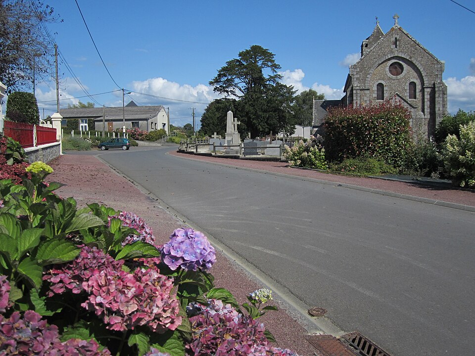 Subligny, Manche — Vue sur le bourg