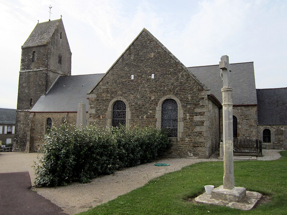 Église Saint — Pierre de Surtainville