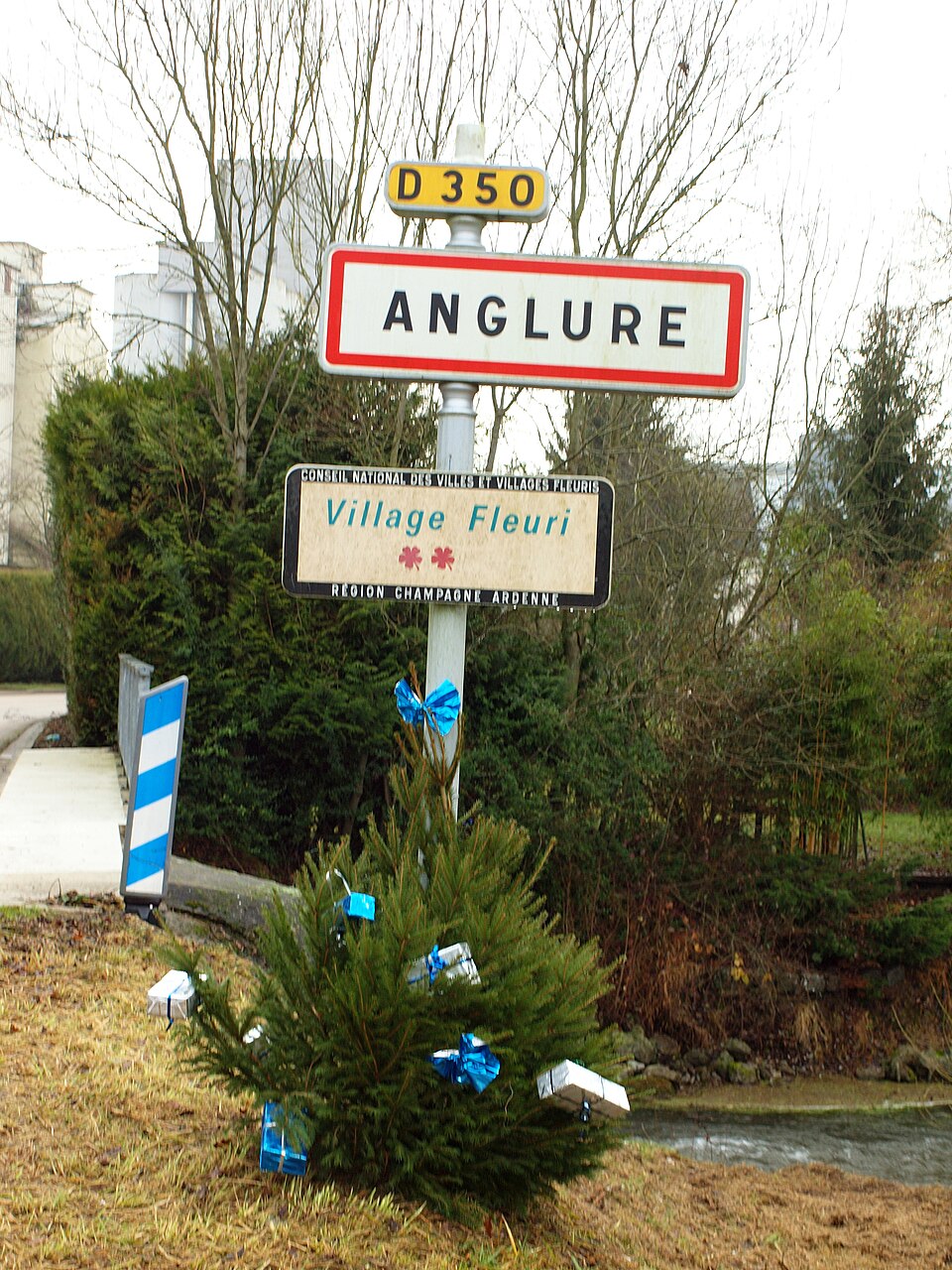 Anglure — FR — 51 — panneau d'agglomération — 1