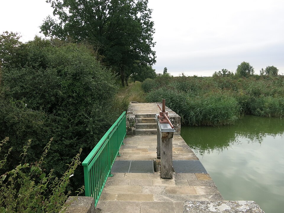 Ecluse Etang Belval — en — Argonne 01