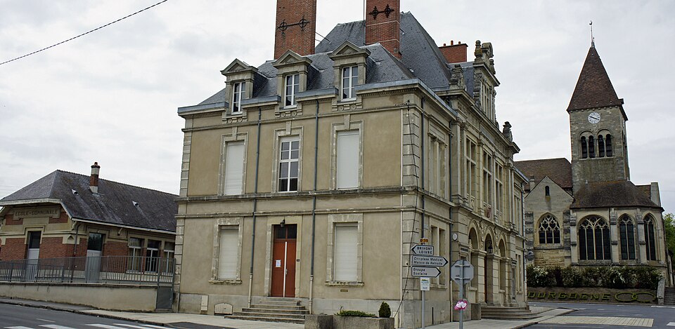 Mair école église 695