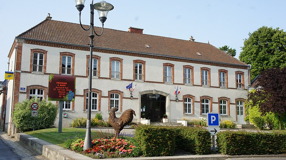 Mairie 04589