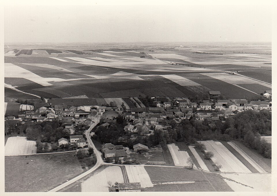 Bussy — le — Château — vue d'ensemble N°1