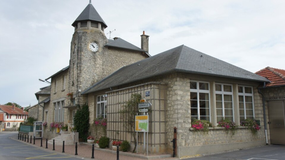 Mairie Cauroy — lès — Hermonville