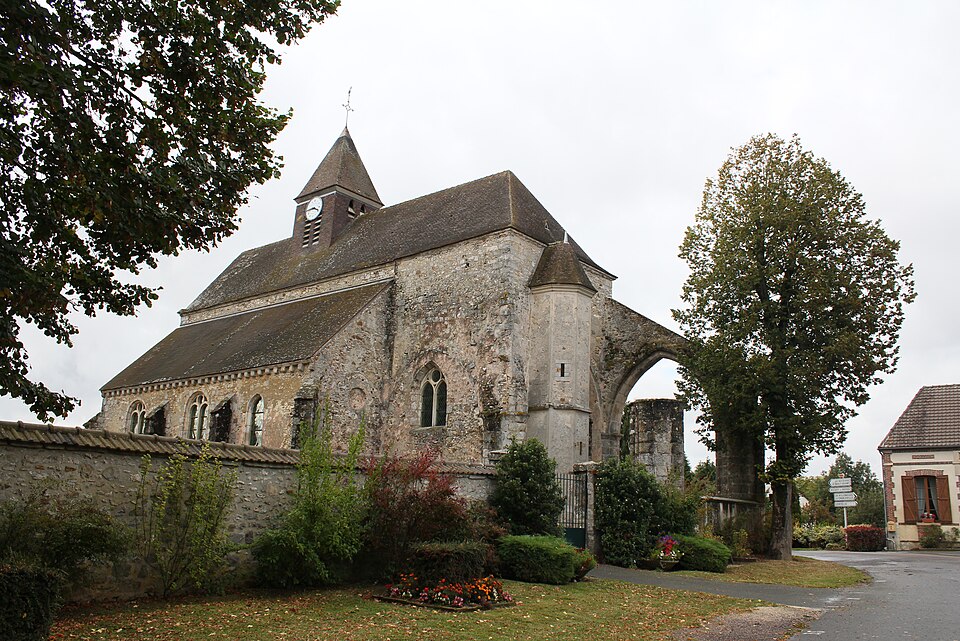 Eglise Saint — Pierre de Charleville