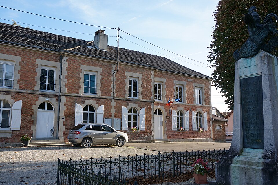 Mairie monument 01247