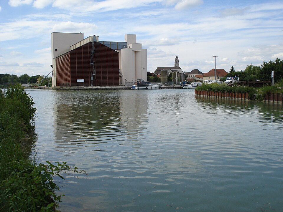 Condé — sur — Marne, jonction Canal de l'Aisne à la Marne — Canal latéral à la Marne