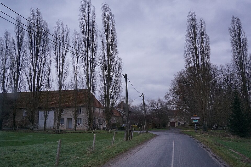 Entrée et château 06211