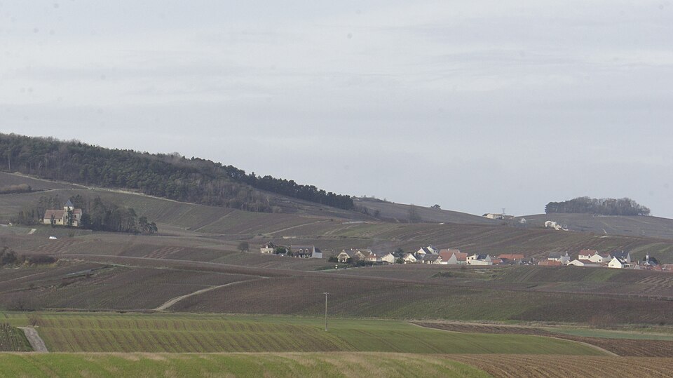 Ecueil et son église 9916