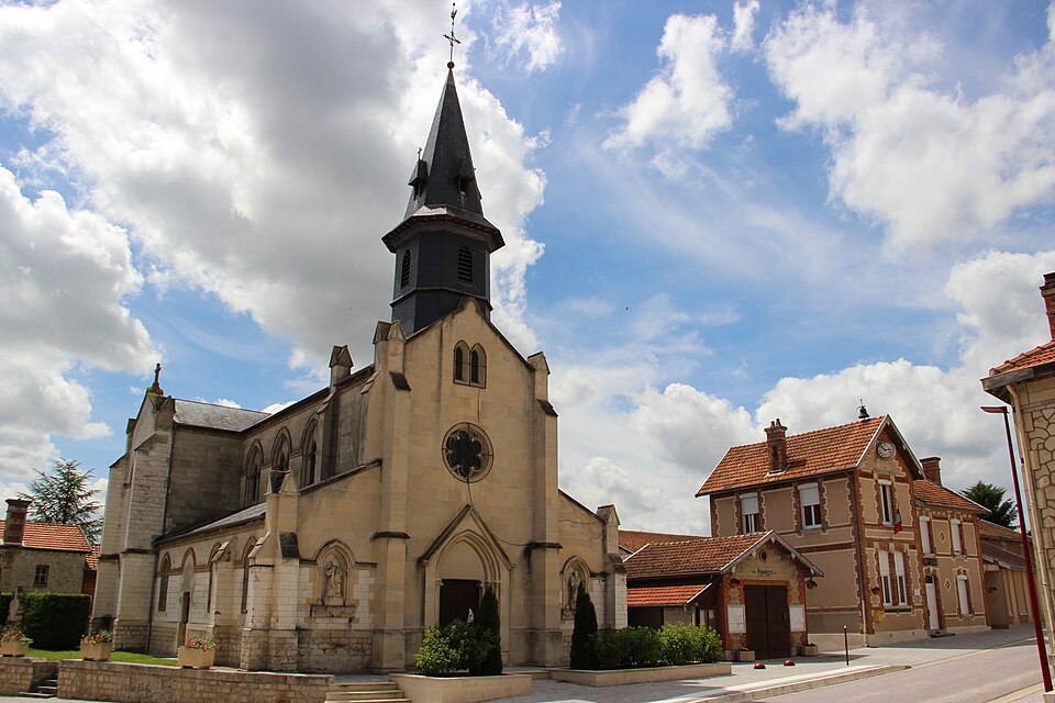 Eglise et mairie de Lisse en Champagne
