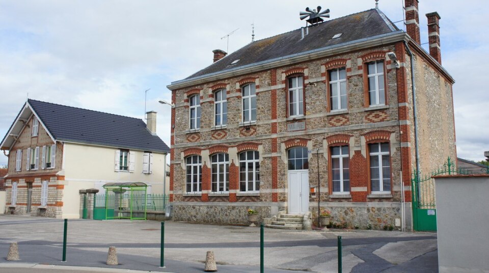Mairie Mourmelon — le — Petit
