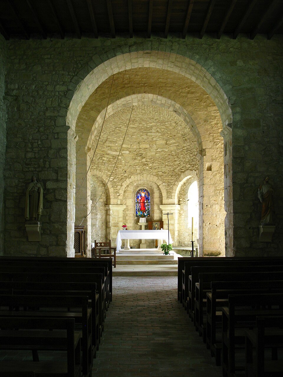 Chœur de l'église Saint — Médard, à Romigny