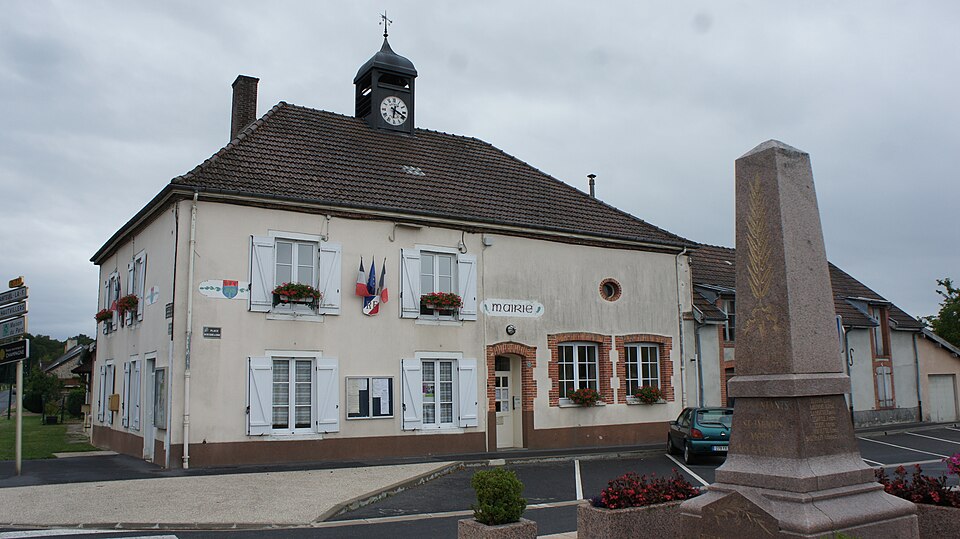 Mairie monument aux morts 06338