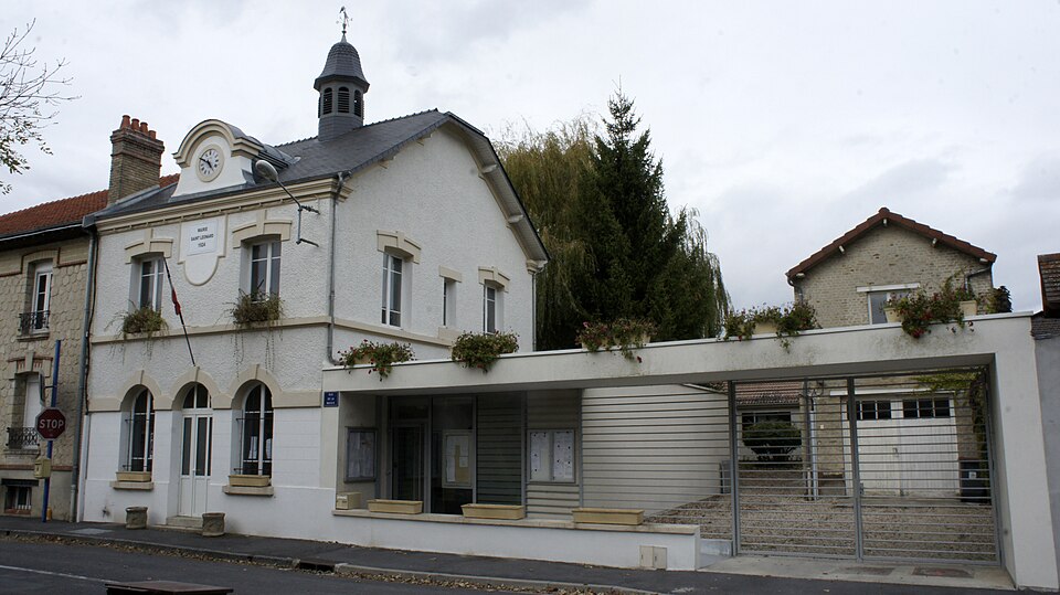 Mairie st Léonard 7284