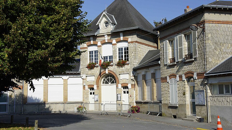 Mairie st — Masmes