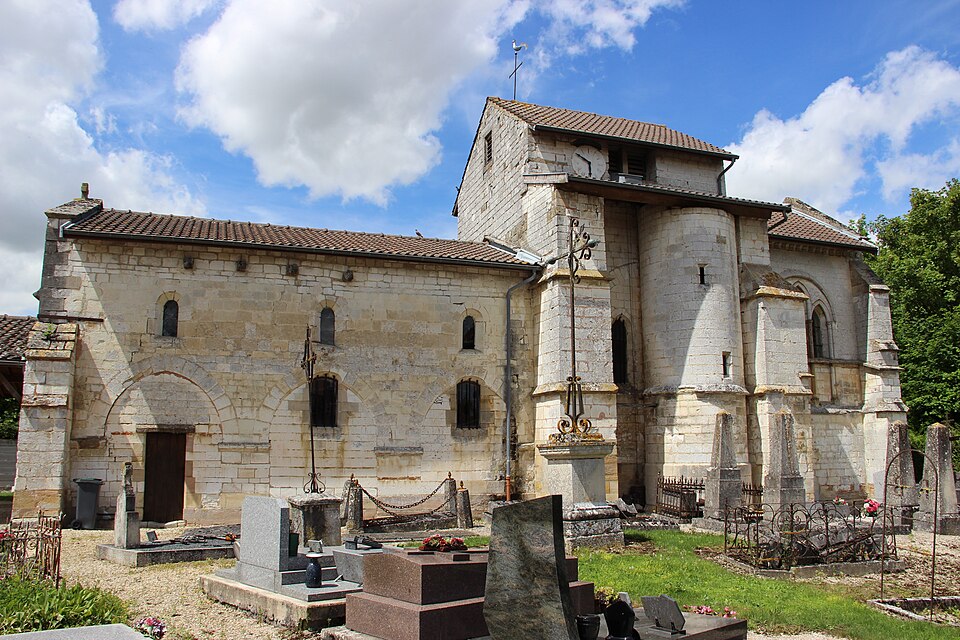 Eglise de Saint — Quentin — les — Marais2
