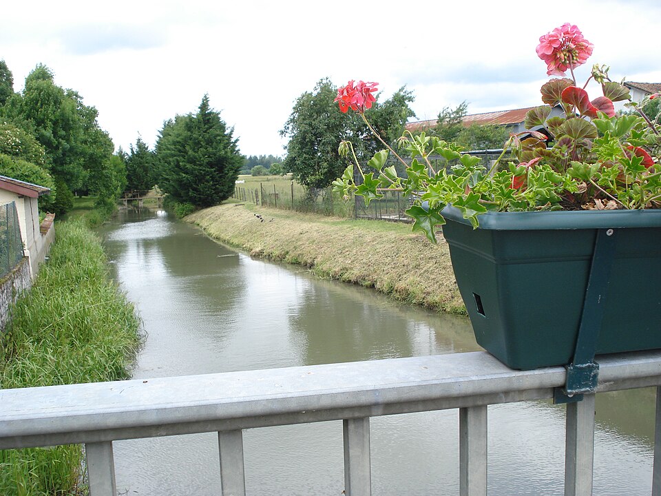 L'Isson (river) at Saint — Rémy — en — Bouzemont