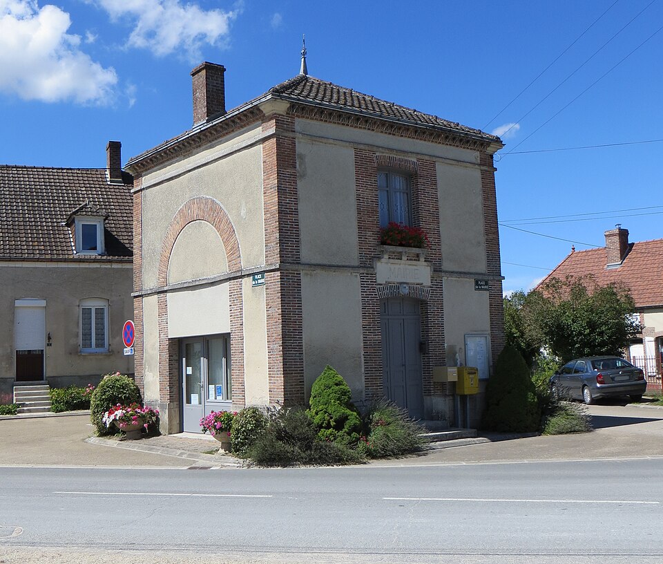 Saint — Saturnin — Mairie