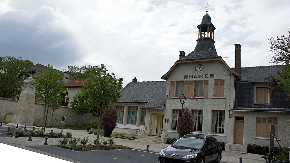 Place Mairie St — Thierry 024