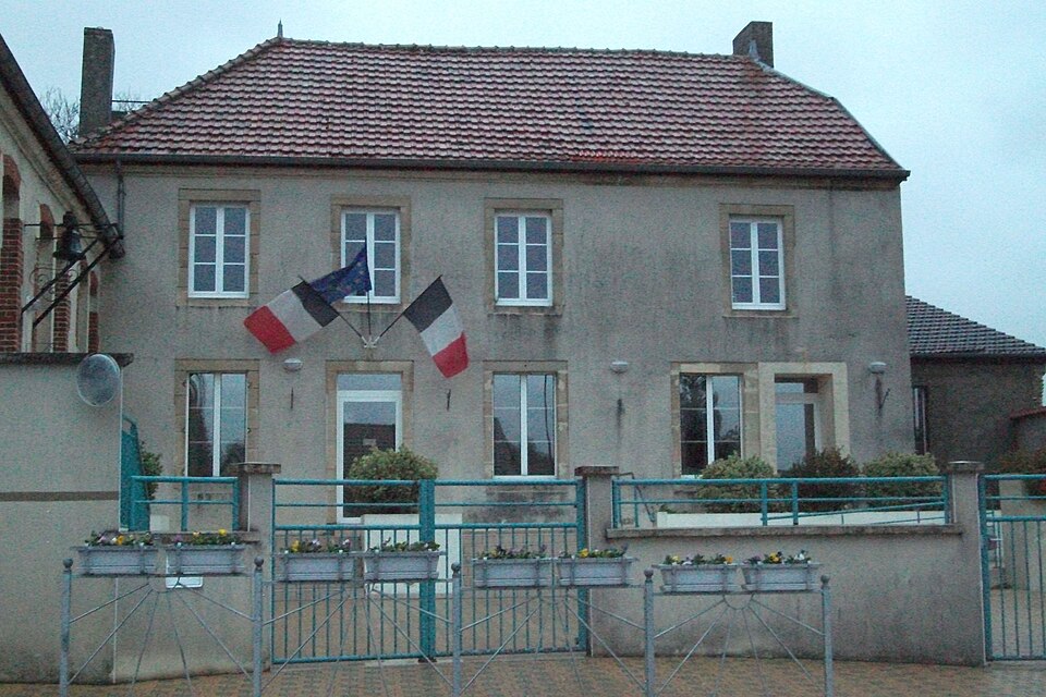 Mairie Savigny — sur — Ardres 4135