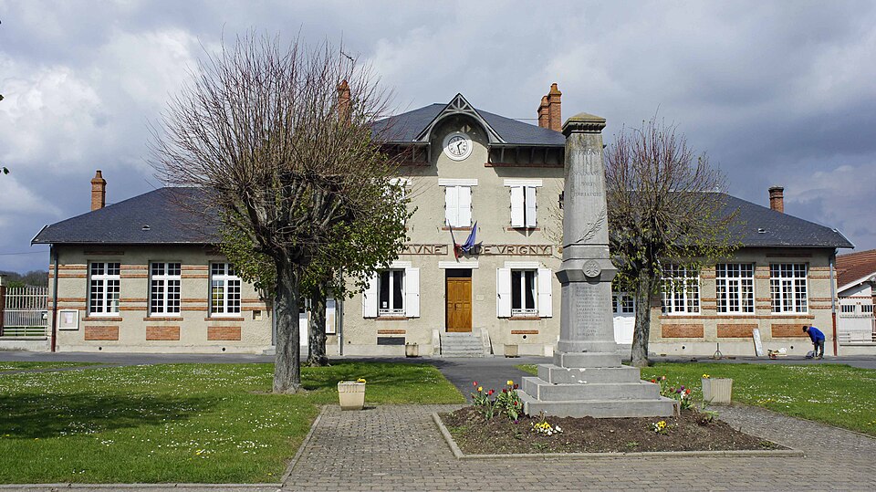 Monument mairie Vrigny 1722