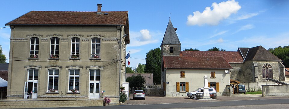 Arnancourt — Mairie et église Notre — Dame — de — l'Assomption
