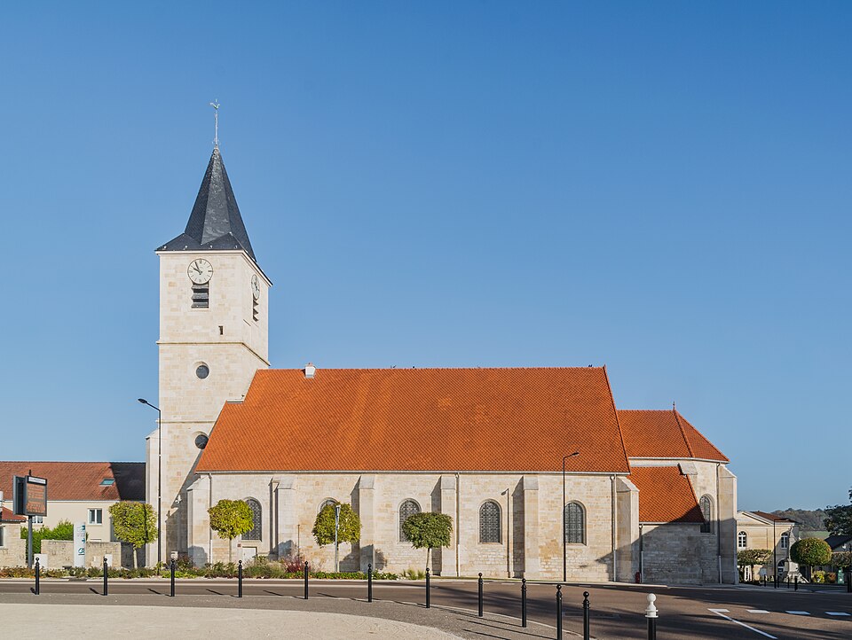Saints Peter and Paul church of Biesles 01