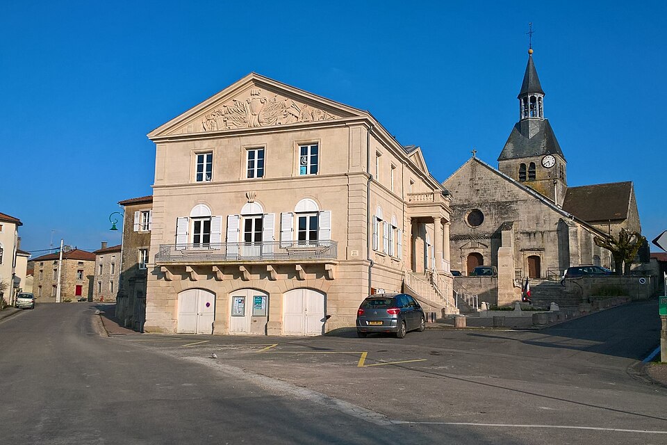 Dommartin — le — Saint — Père, mairie, église