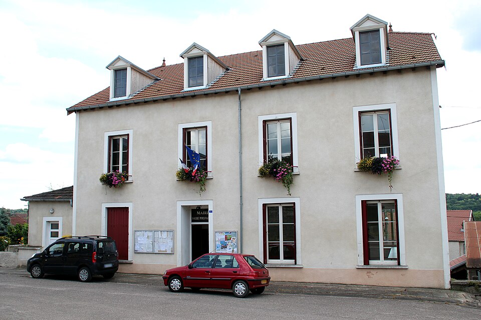 Mairie de Fresnes — sur — Apance en 2013