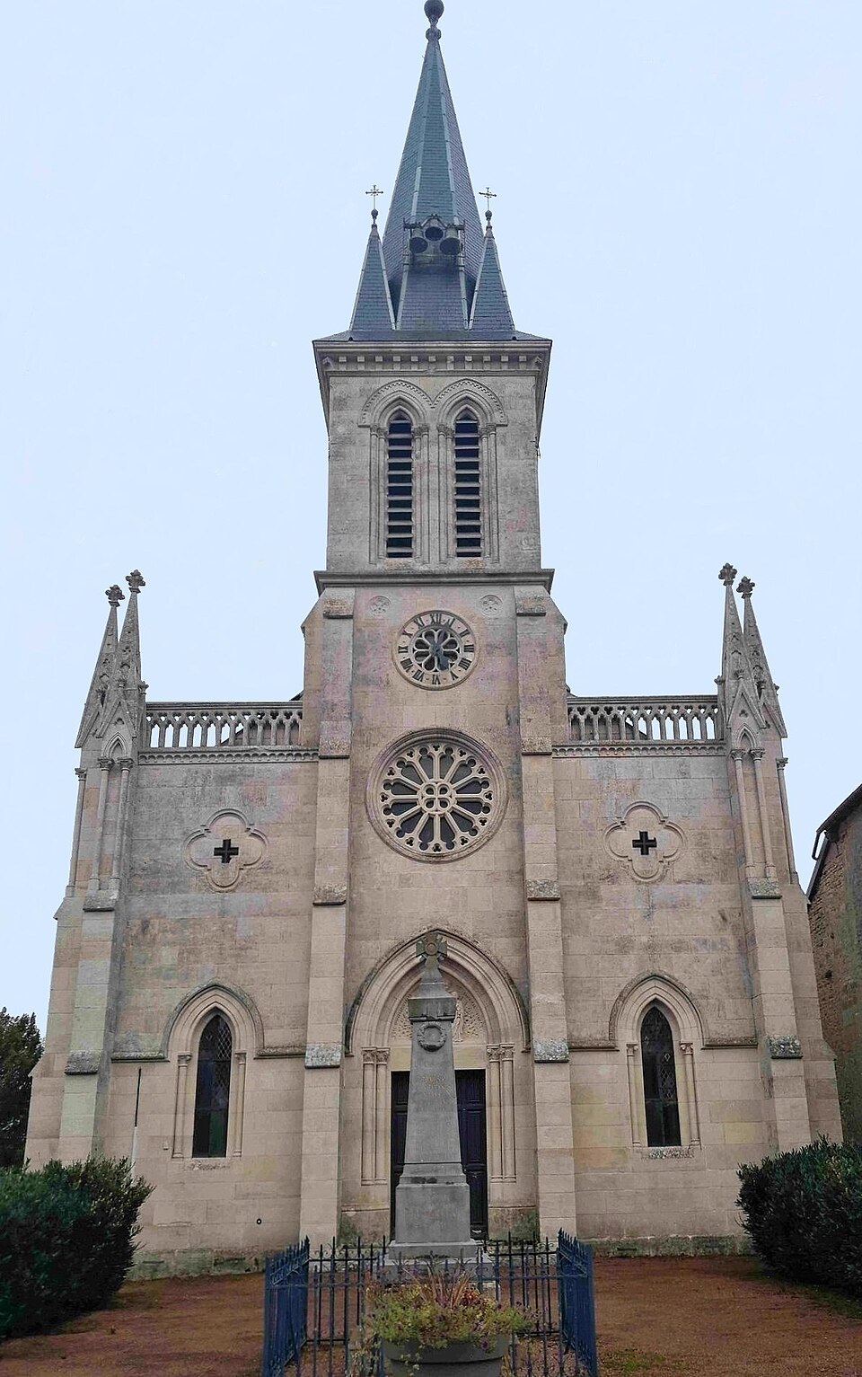 Germisay ( 52 ) L'église Saint — Côme — et — Saint — Damien
