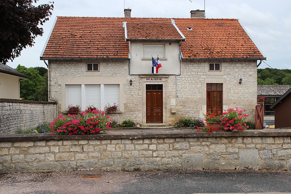 Mairie de Laville — aux — Bois 1
