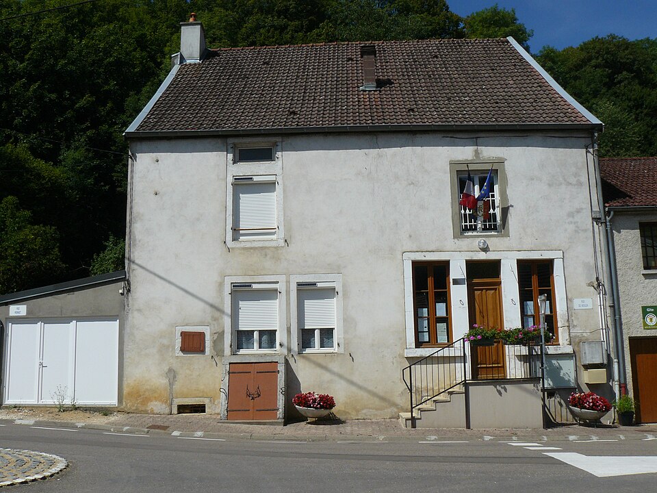 Mairie de Louvières (Haute — Marne) — 3