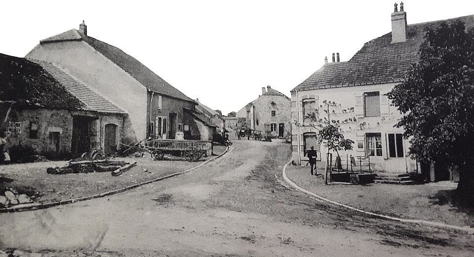 Valleroy ( 52 ) rue du village en 1915