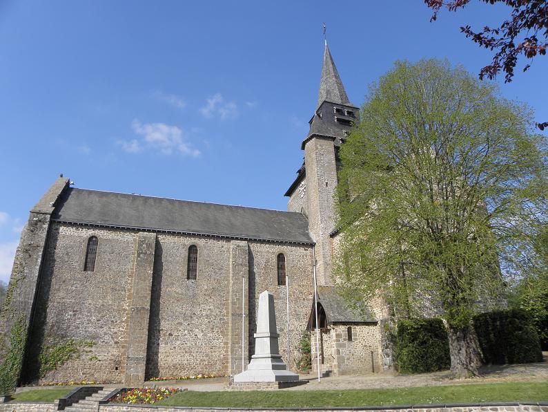 Ambrières — les — Vallées (53) Église 02