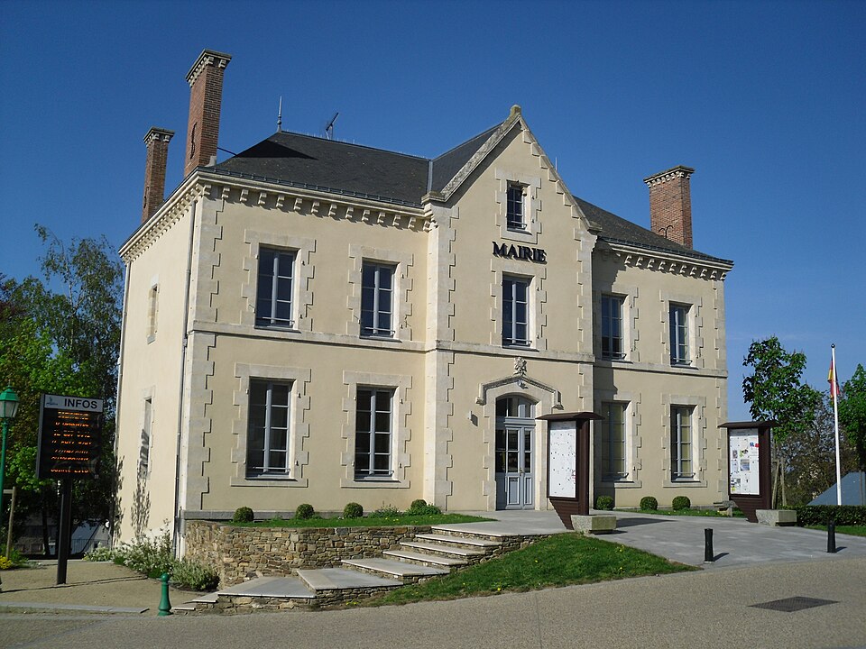 Mairie d'Argentré — SDC10001