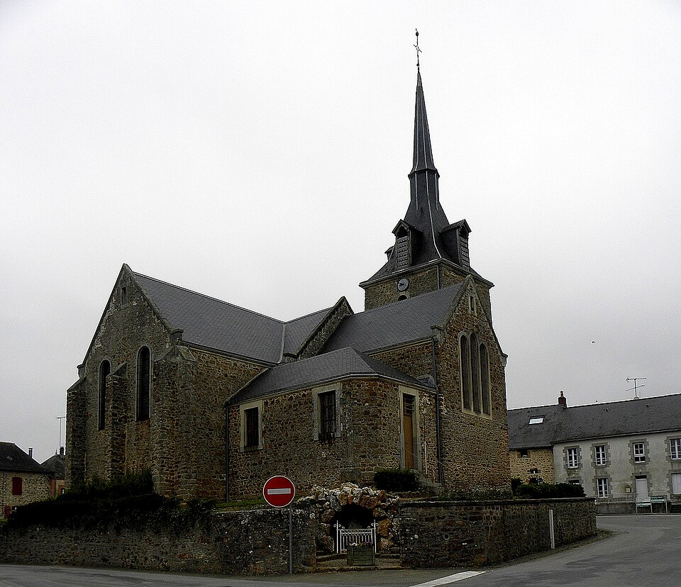 Beaulieu — sur — Oudon (53) Église 02