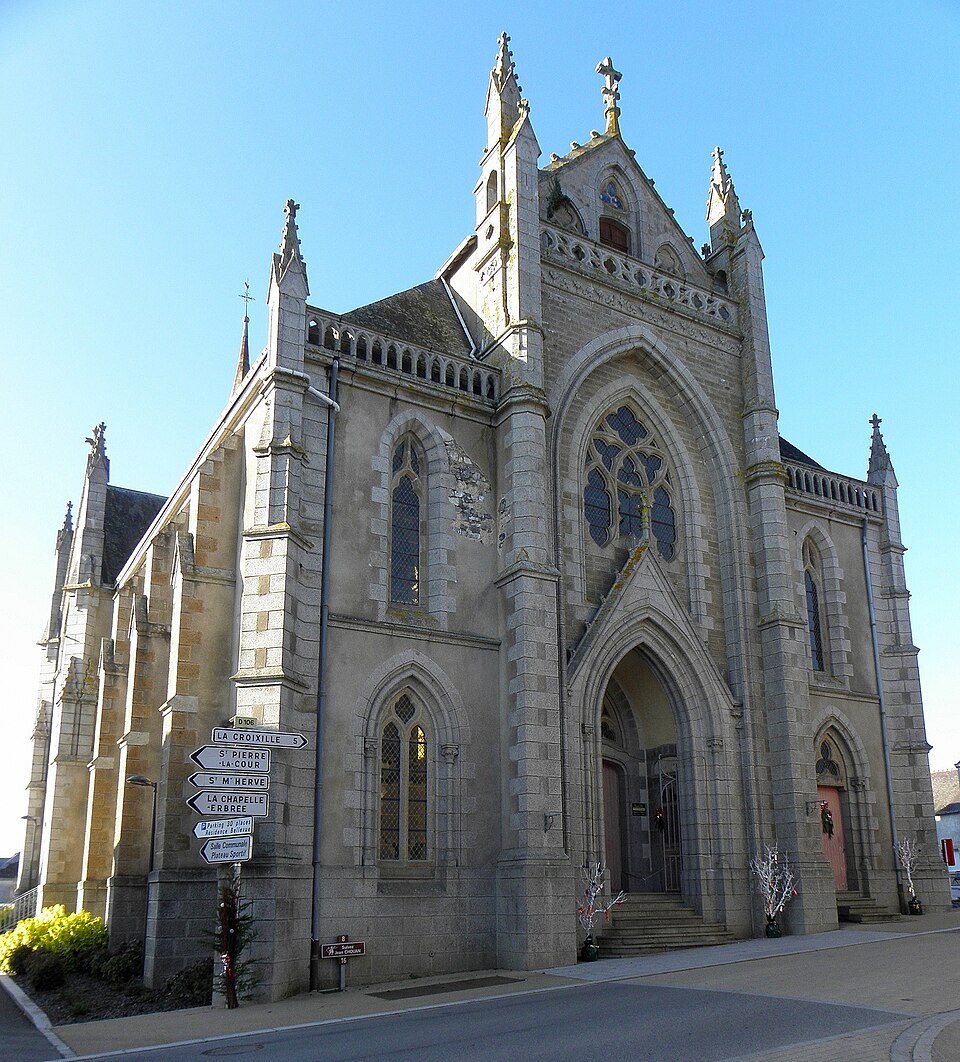 Bourgon (53) Église Saint — Pierre 01