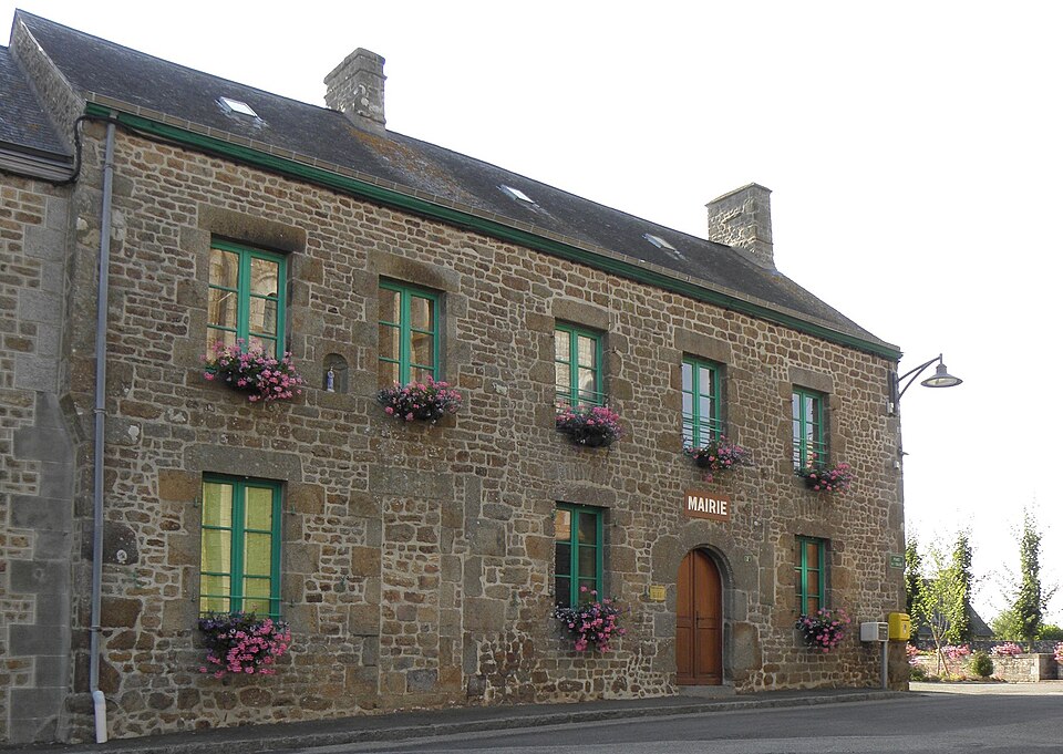Carelles (53) Mairie
