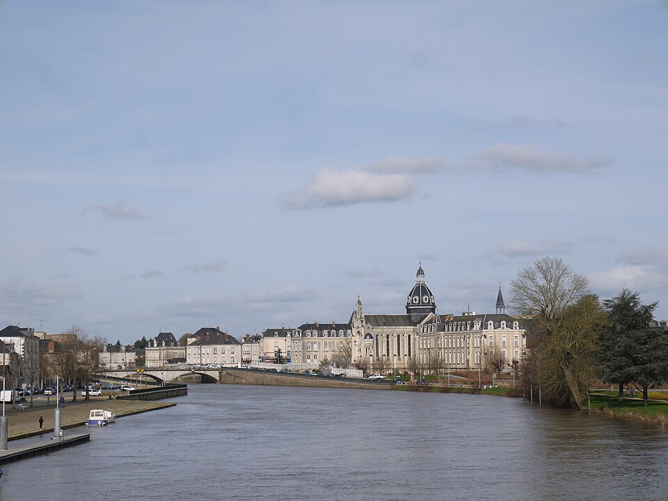 Château — Gontier vue du pont de l'Europe