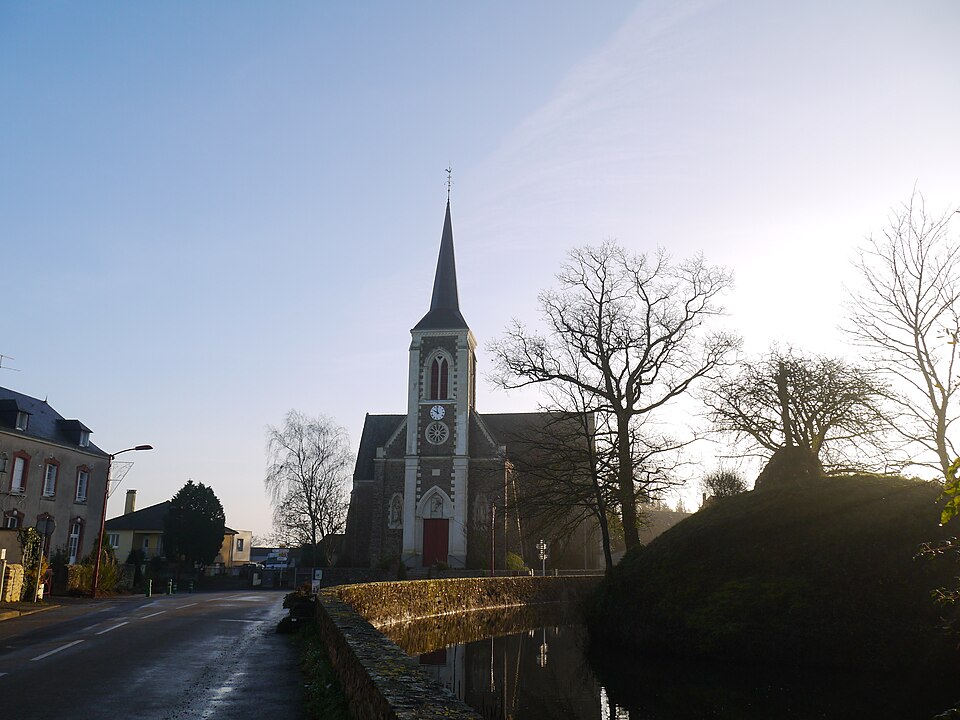 Courbeveille 53 église 03
