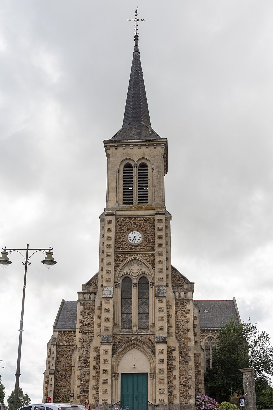 Le Genest — Saint — Isle — Église Saint — Sulpice 01