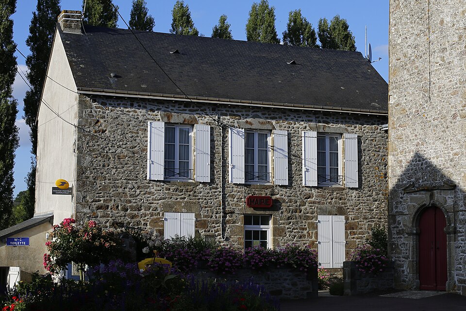 Izé — Mairie