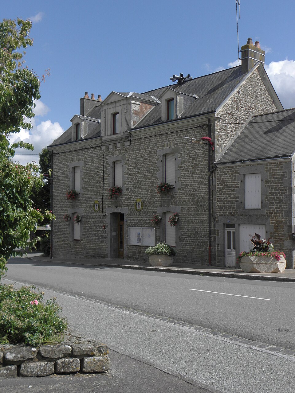 Larchamp (53) Mairie