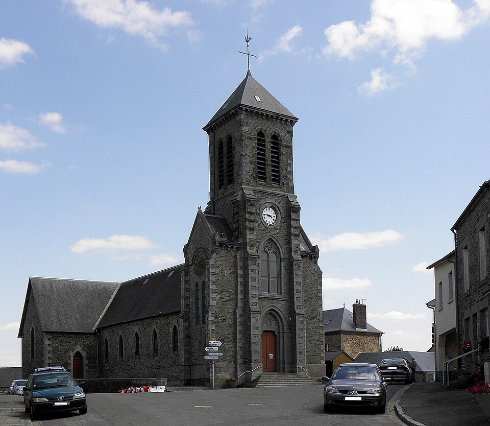 Madré (53) Église Saint — Maurice