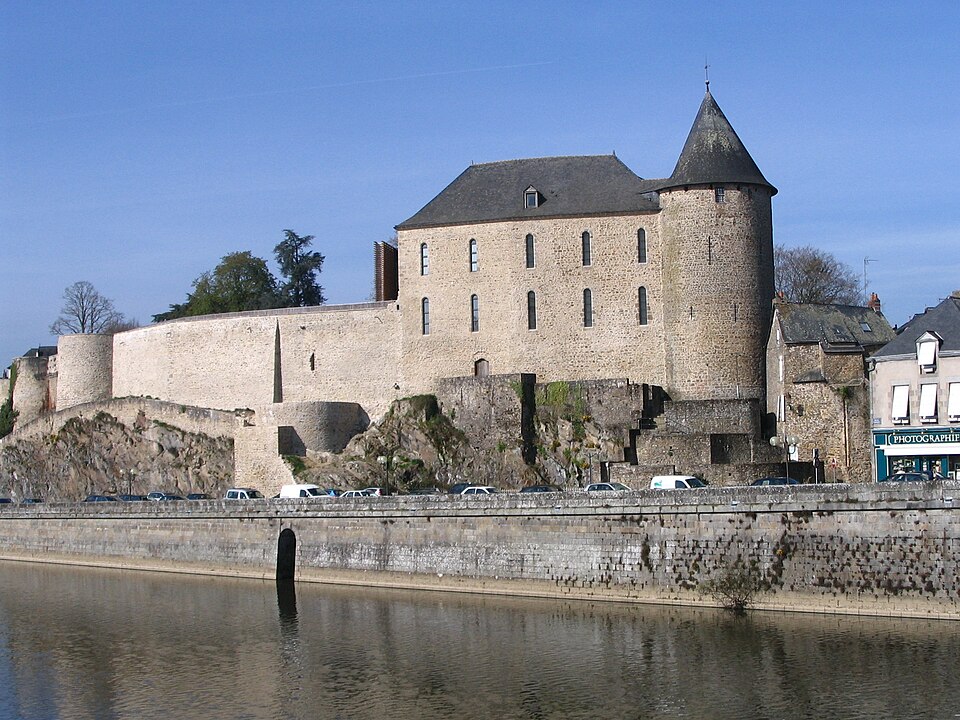 Mayenne — Castle — 2