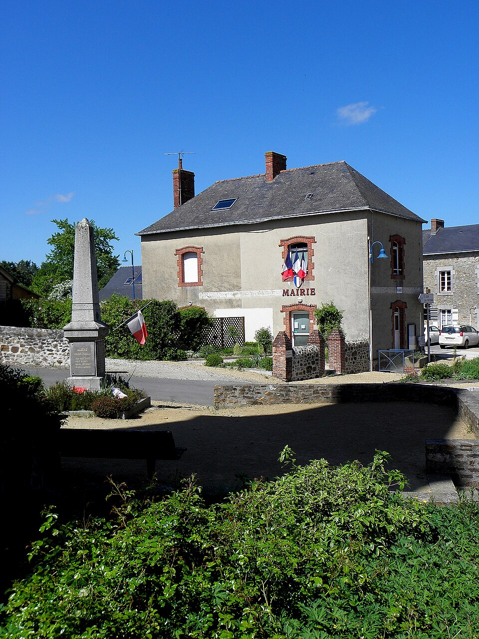 Montflours (53) Mairie