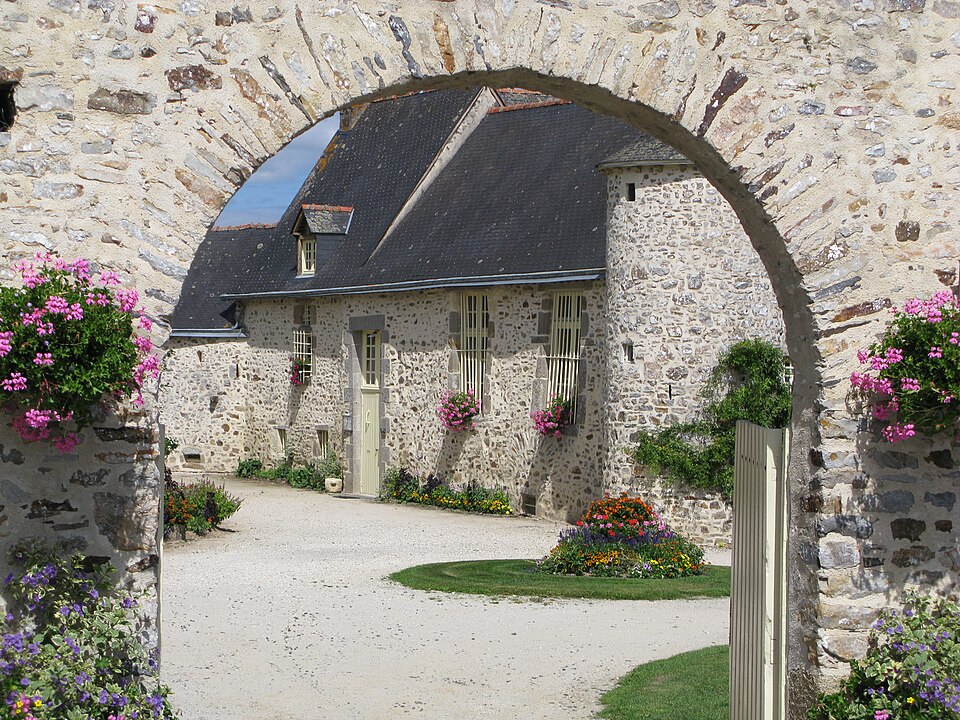 Olivet — La mairie (3)