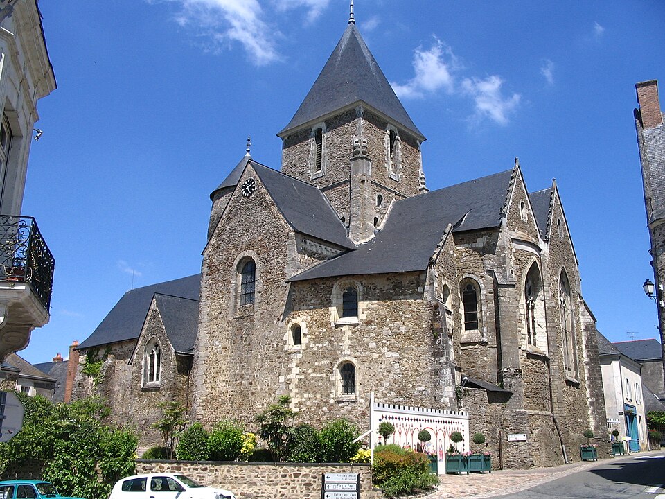 Saint — Denis — d'Anjou — Église Saint — Denis